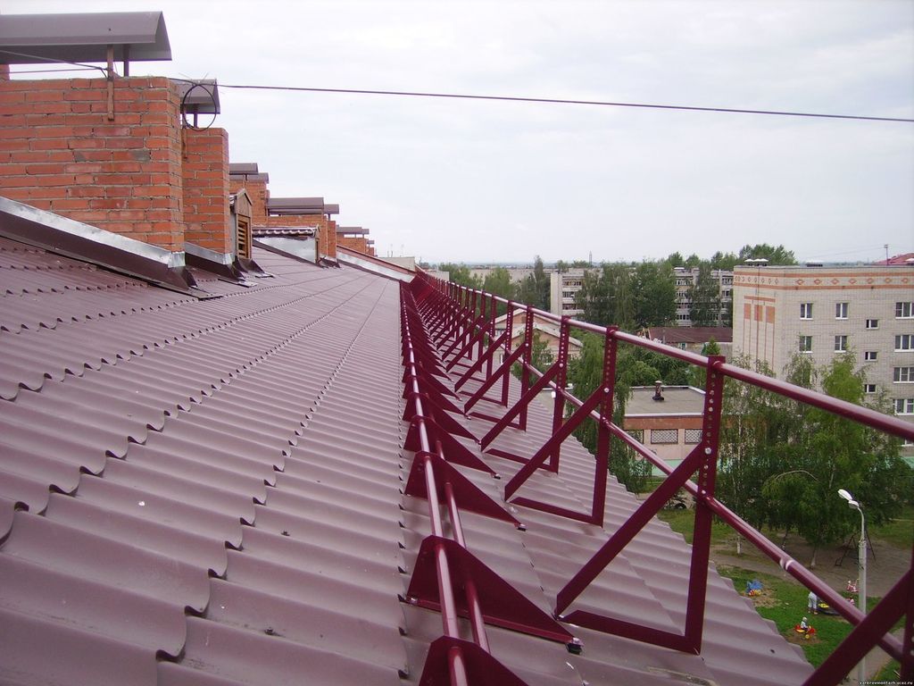 В Унече отремонтировали крышу в доме по улице Пролетарской