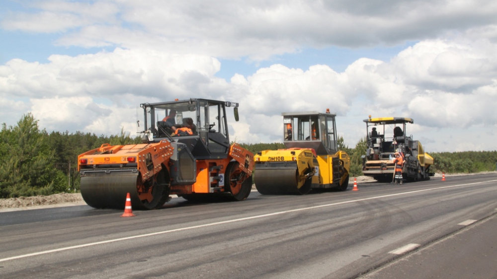 В этом году в Унечском районе отремонтируют 155 400 квадратных метров автодорог