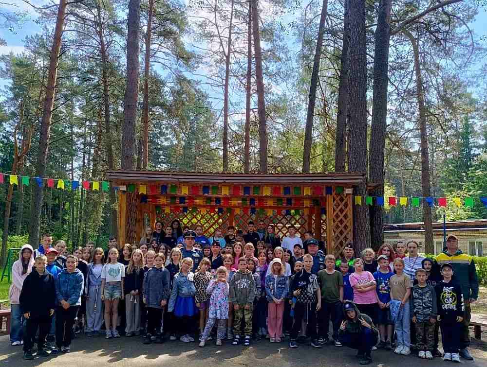 Сотрудники линейного отдела полиции на станции Унеча провели в детском лагере «Ручеек» «Час безопасности»