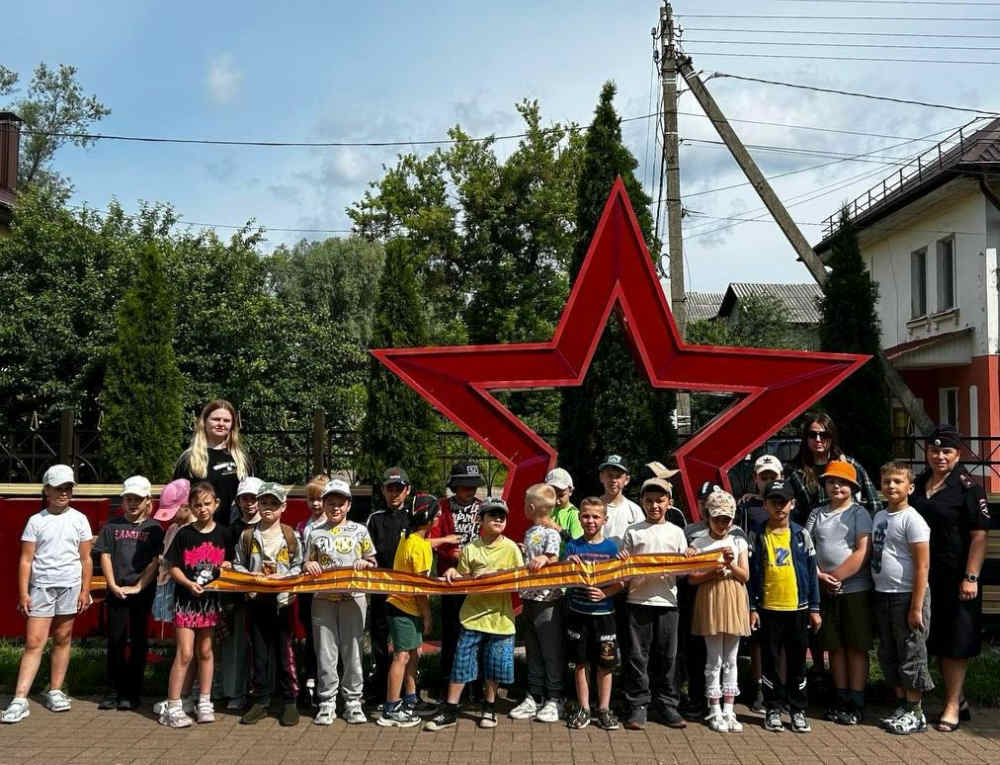 Транспортные полицейские линейного отдела полиции на станции Унеча провели акцию «Свеча памяти»