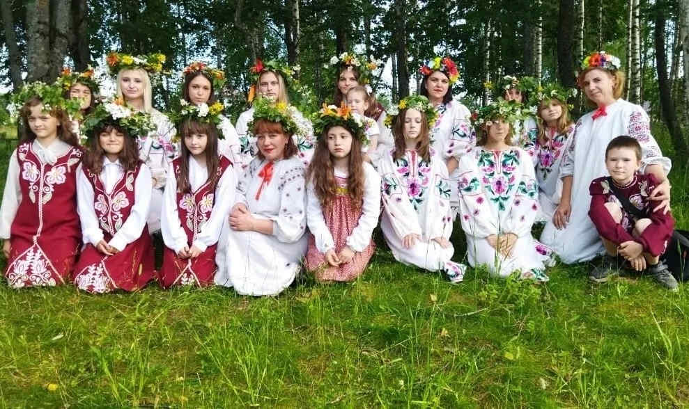 В Унечском районе работники культуры с. Павловка организовали праздник «Иван Купала»