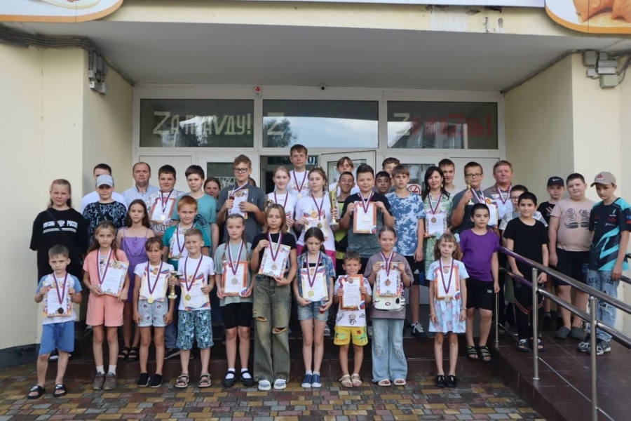 В Унече прошел традиционный турнир по быстрым шахматам «Летний рапид — 2025»