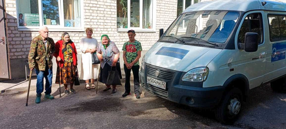 В Унечском районе жителям села Дегтяново помогли пройти диспансеризацию