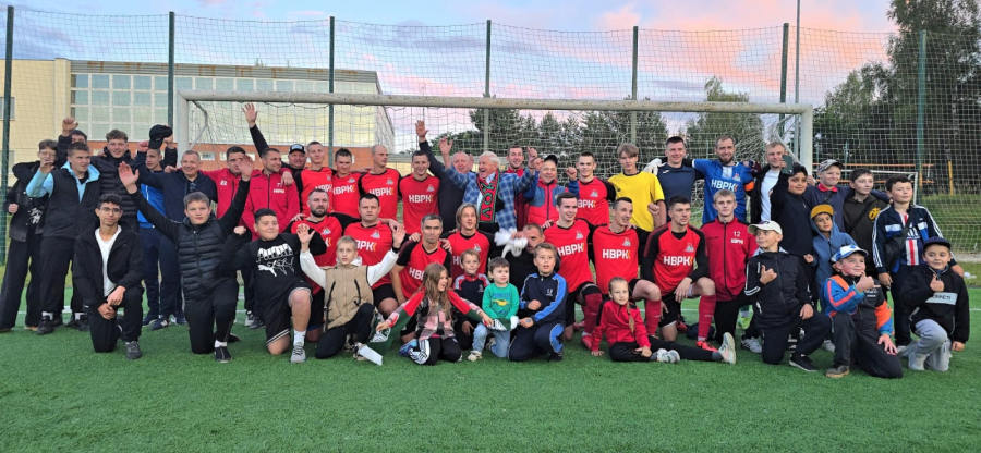 Унечский «Локомотив» провел матч с командой «Ваер» из п. Локоть Брасовского района