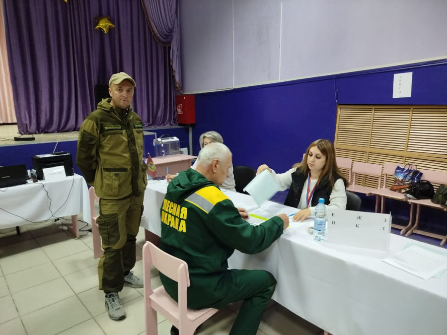 В Унечском районе на выборах губернатора проголосовали работники лесопожарной станции