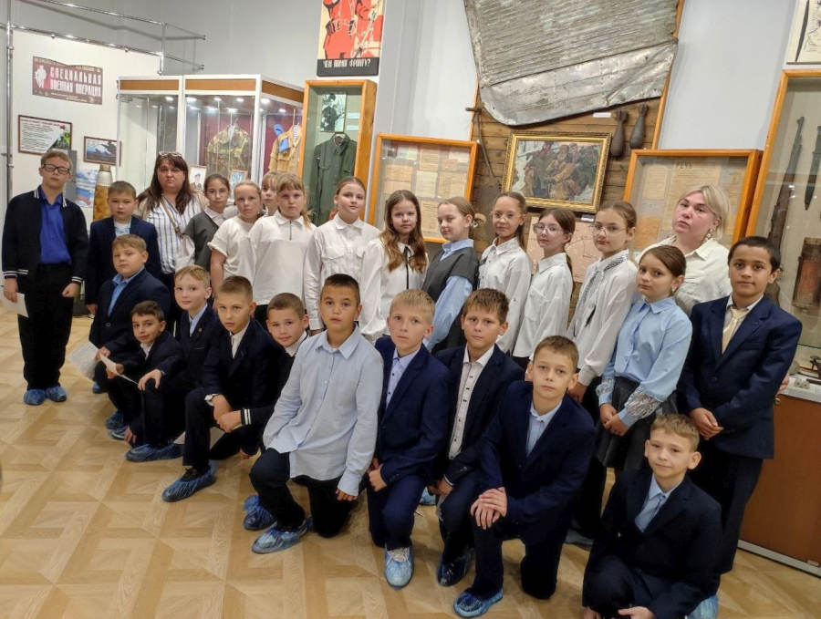 В Унечском краеведческом музее для школьников провели мероприятие посвященное, Дню окончания Второй мировой войны