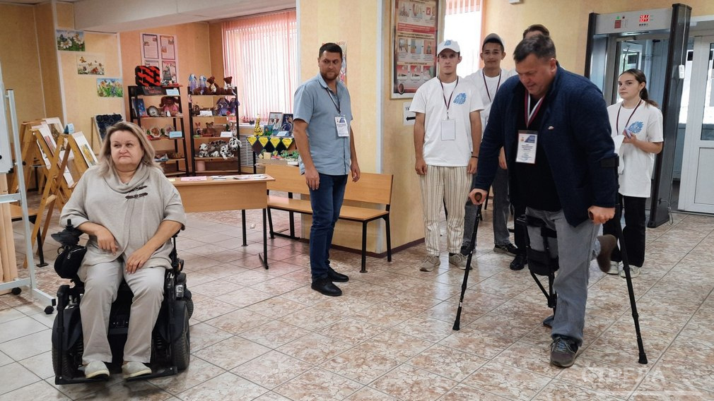 В Брянске проголосовали активисты АНО «Центр реабилитации инвалидов» Ирина Лаврушина и Сергей Изотов