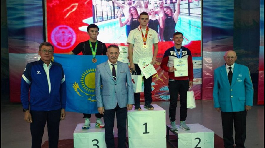 Брянец Максим Подтыкайлов завоевал золото Кубка мира по полиатлону