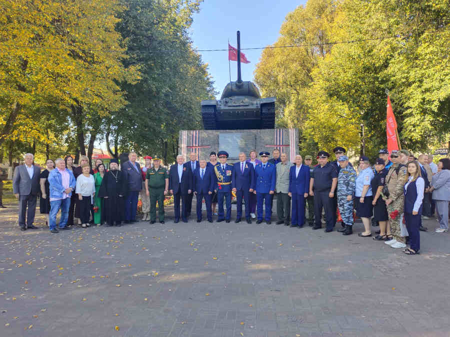 В Унече проходят торжественные мероприятия, посвященные 82-й годовщине освобождения города и района от немецко-фашистских захватчиков