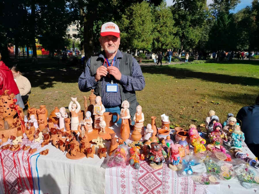 Унечский народный мастер Александр Мысливченко принял участие в фестивале традиционной казачьей культуры