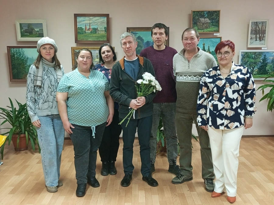 В Унече открылась персональная юбилейная выставка художника Александра Коровко