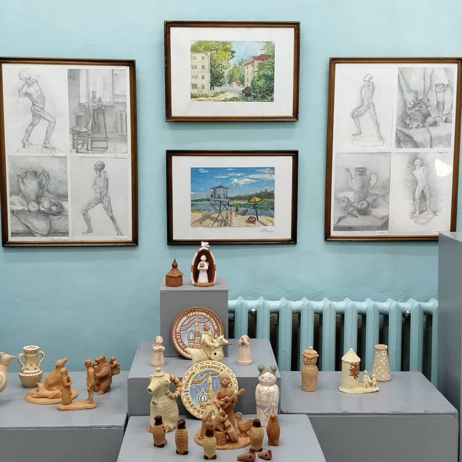 В Унечской ДХШ открылась выставка творческих работ учащихся Предпрофессиональной группы