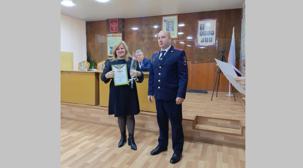 В Унече вручили награды сотрудникам полиции