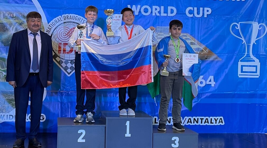 Брянец Илья Мглинец стал призером первенств мира по шашкам