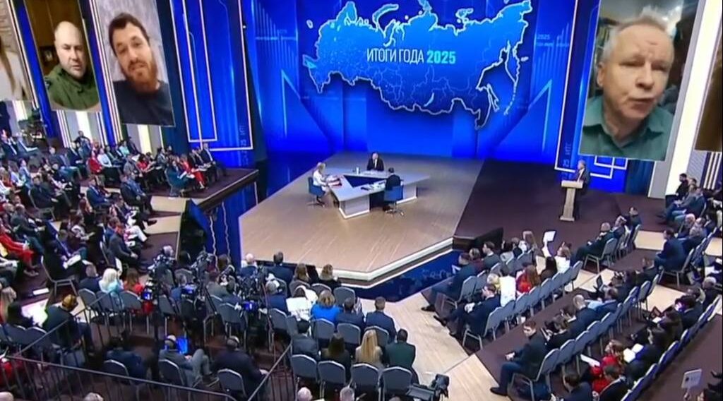 Путин призвал пропагандировать материнство и отцовство