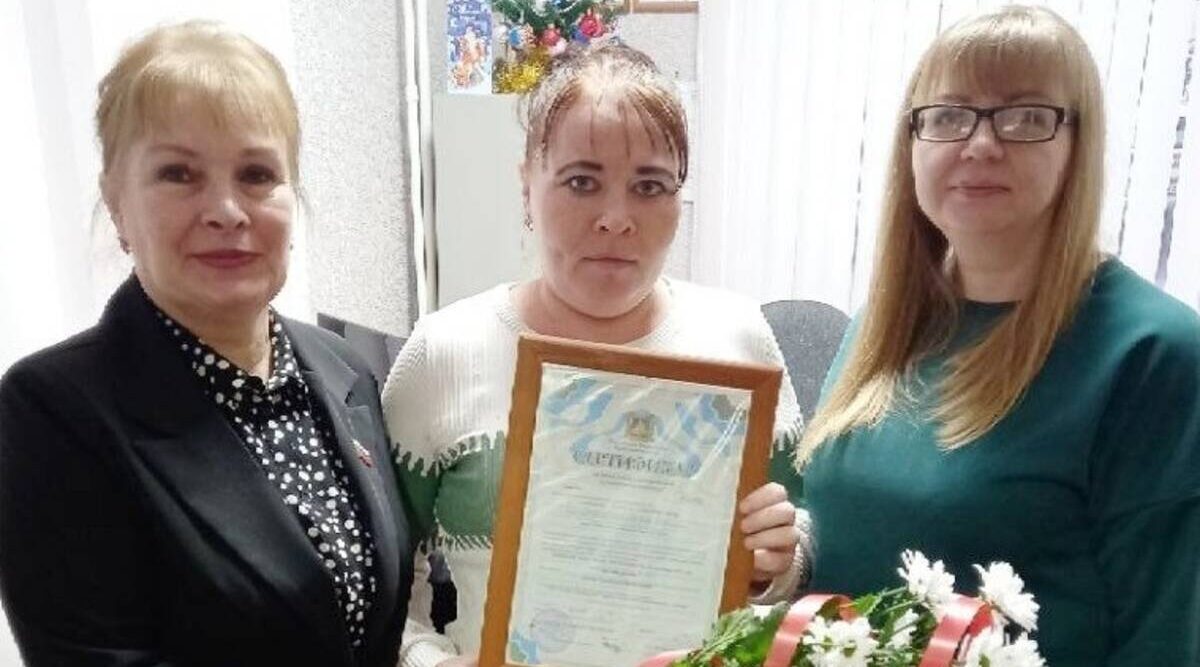 Маме семи сыновей из Брянской области вручили сертификат на маткапитал