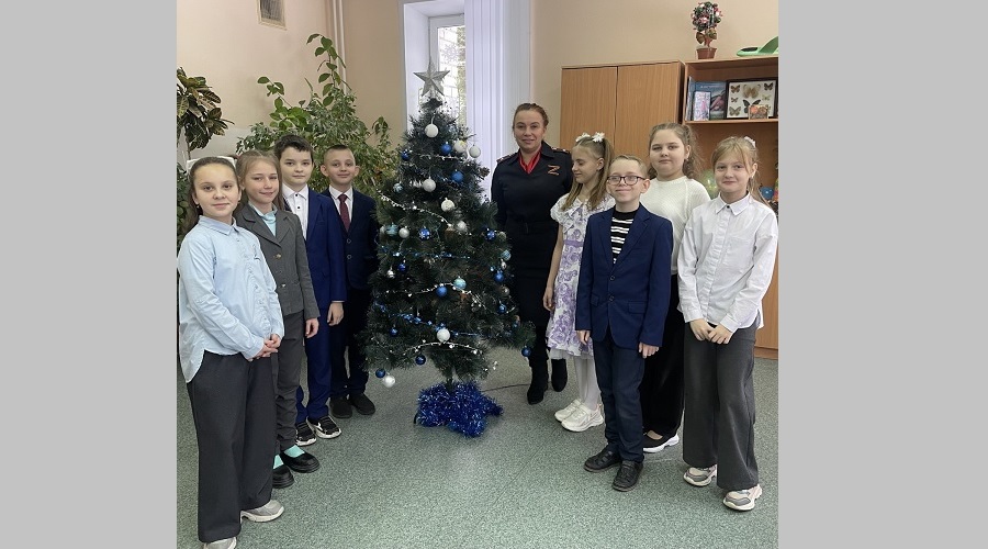 В Унече транспортные полицейские провели Новогоднее мероприятие для детей защитников Отечества