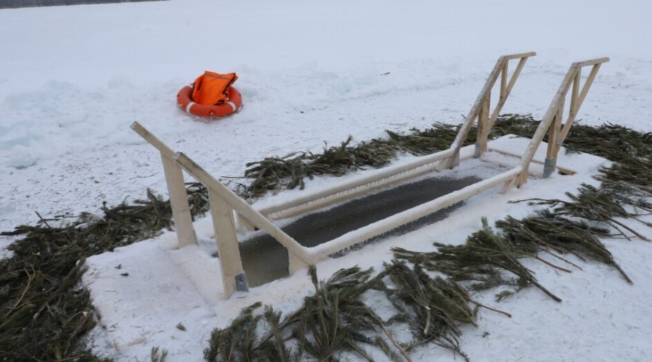 Жителям Унечского района рассказали о правилах безопасности во время Крещенких купаний