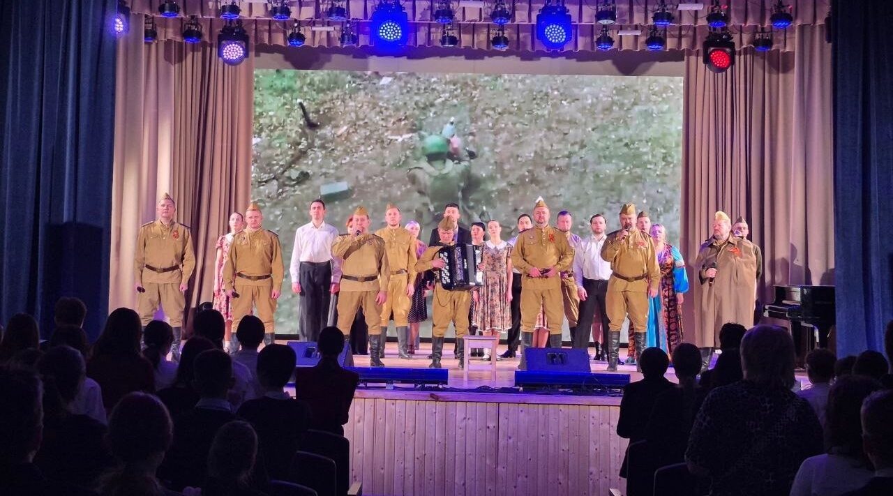 В Брянском колледже искусств прошел концерт «Музыкальная летопись войны»