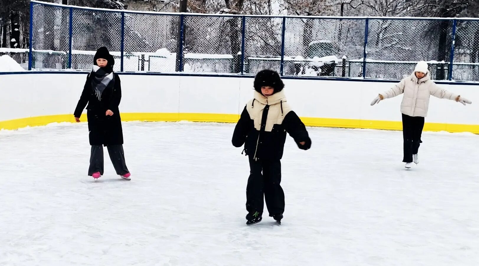 В Унече созданы и работают универсальные спортивные корты