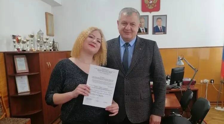 В Унече лицам из числа детей сирот вручили жилищные сертификаты