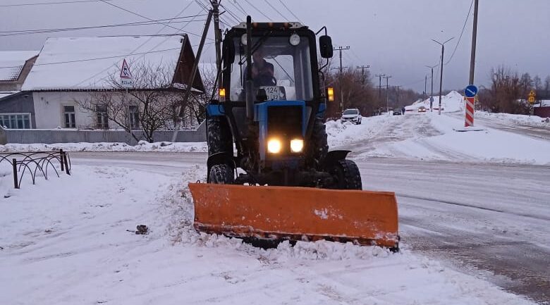 Службы Унечского района борются с последствиями снегопада