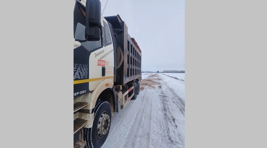 В Брянской области круглосуточно ведется обработка автодорог