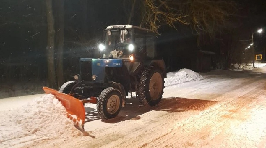 Службы Унечского района борются с последствиями обильных снегопадов