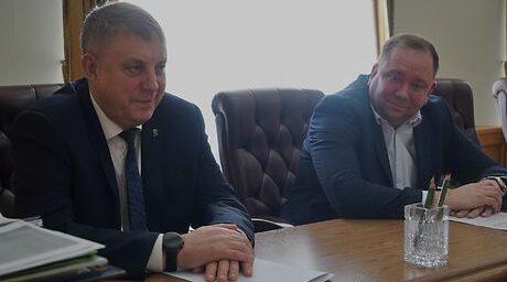 Губернатор Александр Богомаз встретился с гендиректором филиала ПАО «Россети» — МЭС Северо-запада