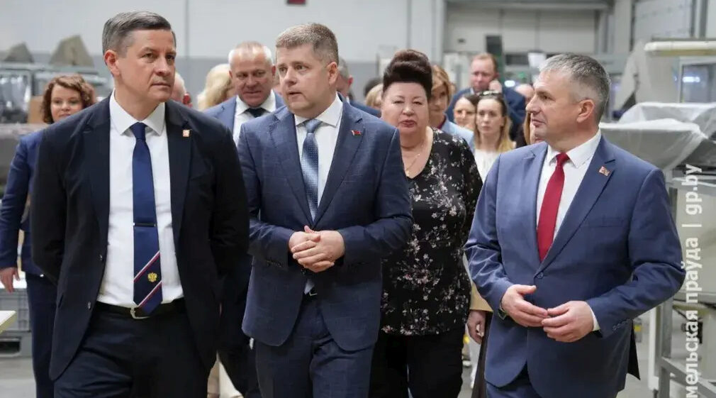 Брянская делегация посетила новое производство медицинских изделий в Гомеле
