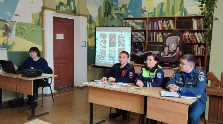 В Унече транспортные полицейские провели «День безопасности»