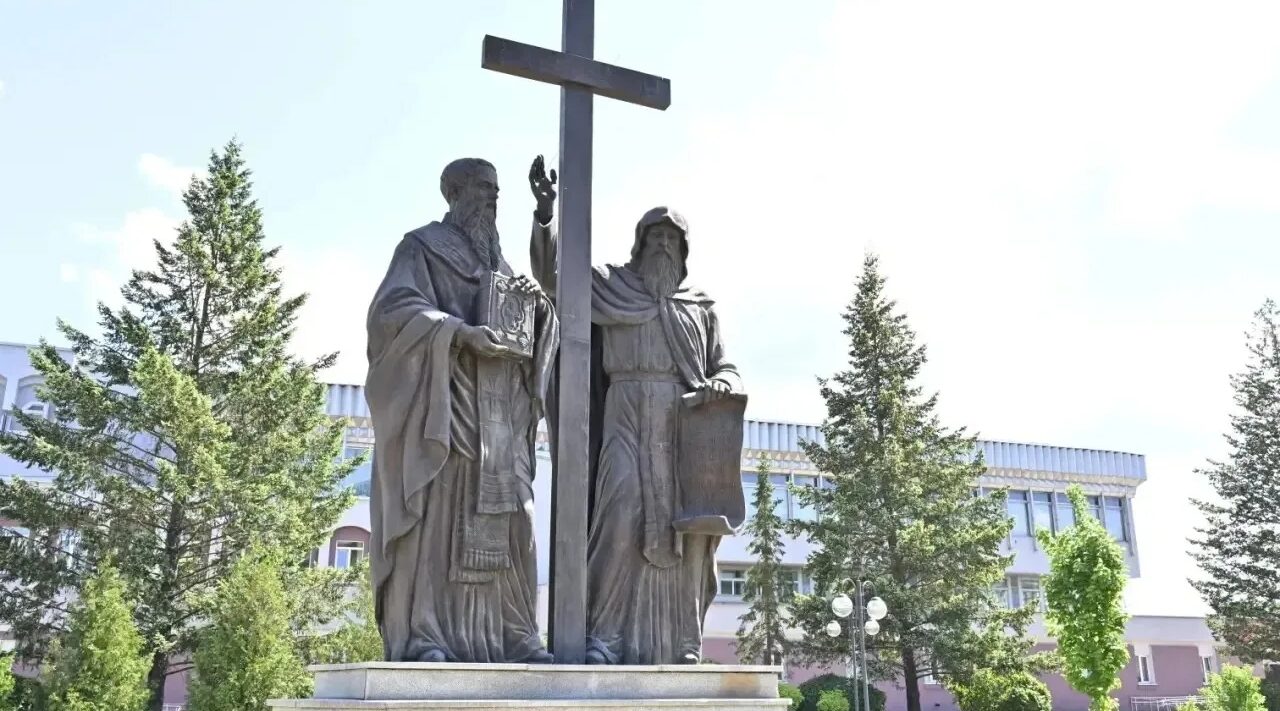 Егор Ковальчук поздравил брянцев с Днем славянской письменности и культуры