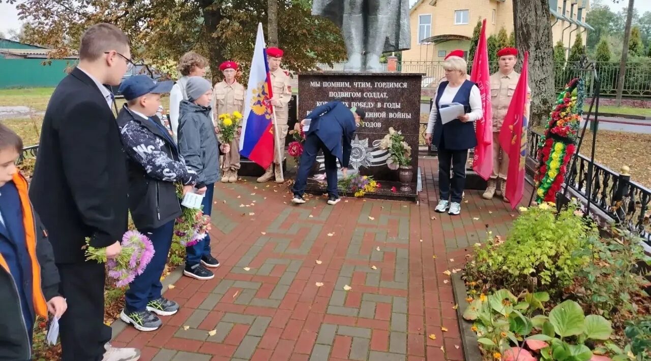 Работники культуры села Белогорщь организовали для школьников села Писаревка митинг
