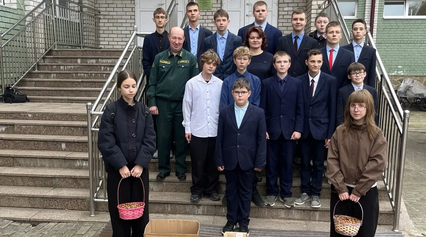 Школа №1 г.Унеча приняла участие в акции «Собери жёлуди для будущих дубрав»