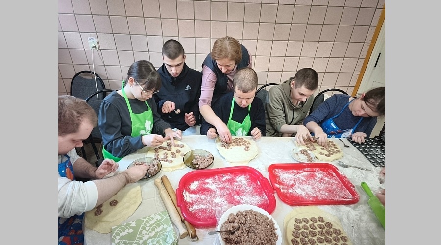 В Унече для ребят клуба «Преодоление» провели кулинарный мастер-класс